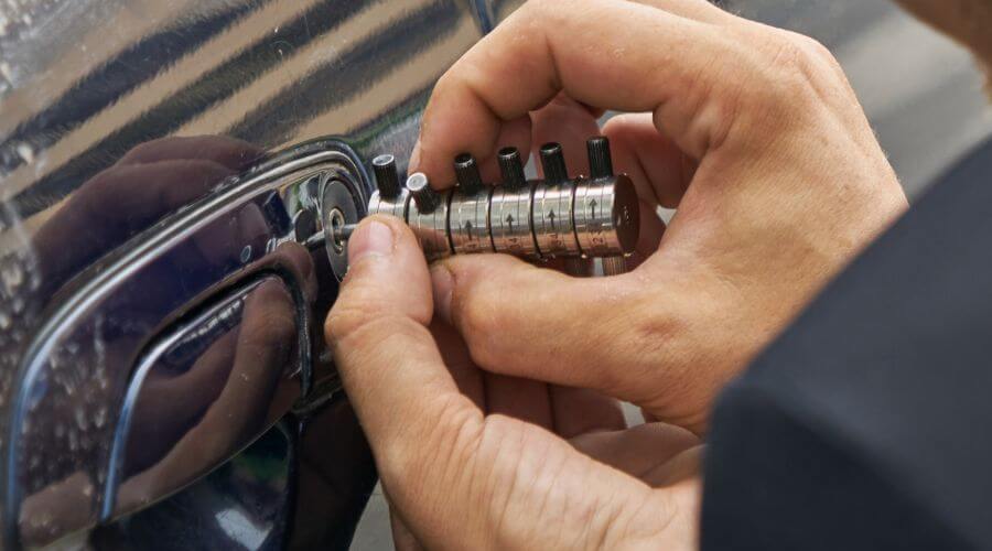 Professional residential roofers in Collyer, KS